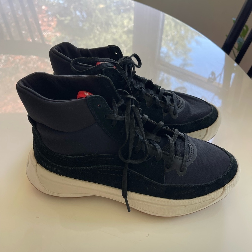 Sorel Out N About III Mid Top Sneaker - 6.5